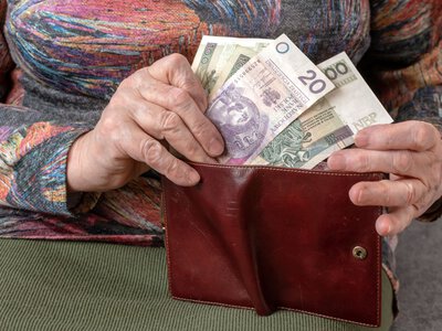 Pracowała 40 lat za minimalną krajową. Tyle wynosi jej emerytura