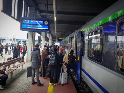 Autobusem do pociągu na jednym bilecie. Ministerstwo ma plan dla miast powiatowych