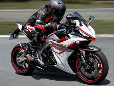 Zontes 703 RR taniej o cztery tysiące złotych. Rusza wyprzedaż rocznika 2026