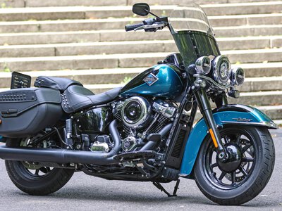 Heritage Softail Classic. Definicja klasycznego cruisera Harley-Davidson [GALERIA ZDJĘĆ]