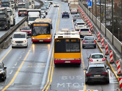 DOP i MTON na buspasie. Kierowcy często mylą te skróty, za błąd grozi mandat i punkty
