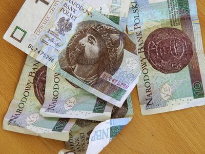 Współczesne 10 zł sprzedane za ogromną kwotę. Dwa szczegóły podbiły cenę