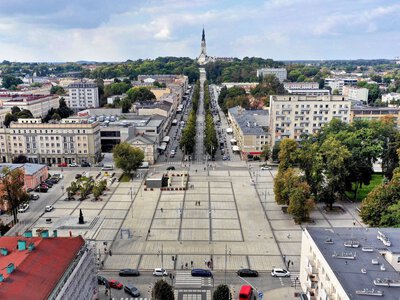 Mają dość betonowej pustyni. Po 15 latach zerwą płyty z placu