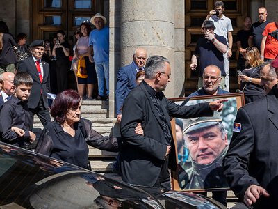 „Rzeźnik Bośni” zostanie pochowany bez honorów. Serbia kapituluje