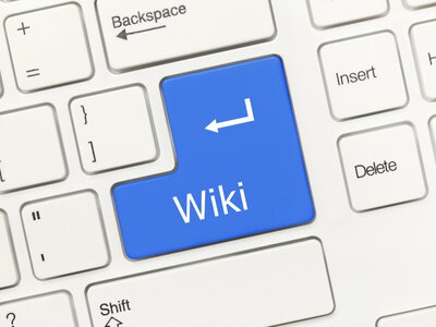 Szajka tysięcy autonomicznych botów przejęła Wiki