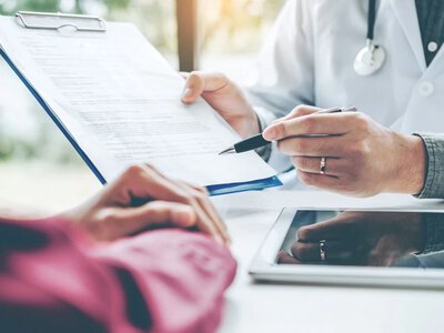 Długotrwale chorujesz? Pamiętaj o limitach, pracodawca może rozwiązać umowę