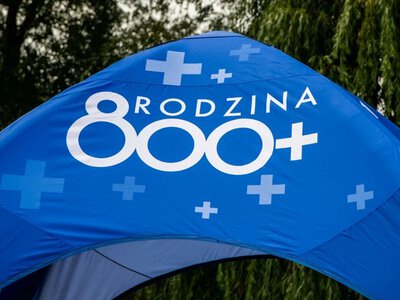 Wrześniowa niespodzianka dla części rodziców. Szybszy zastrzyk pieniędzy