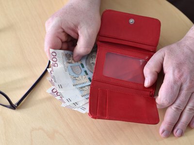 Emeryt wygrał w sądzie z ZUS. Ważny wyrok dla 200 tys. seniorów