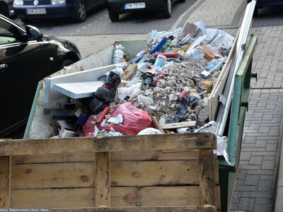 Kontrolowali kontenery na odpady. Posypały się mandaty