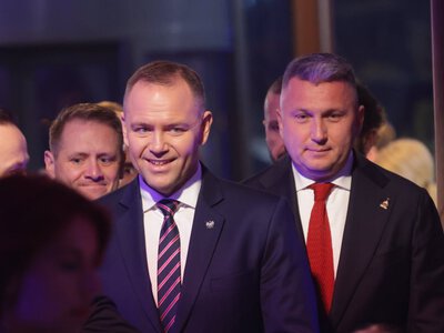 Nawrocki, Duda, Sasin. Kto naprawdę stoi za Piesiewiczem