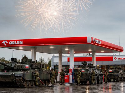 Orlen idzie w kamasze? Rząd znalazł kolejny sposób, jak wyciągnąć miliardy z naftowego giganta