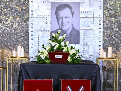 Pogrzeb Jana Frycza. Tłumy przyszły pożegnać wybitnego aktora