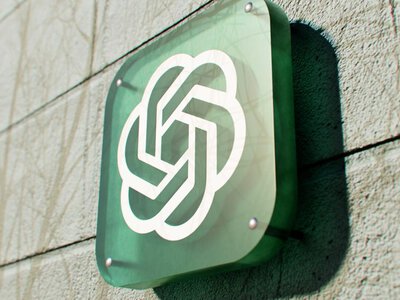 Przełom czy tani marketing? OpenAI ogłasza erę AGI i nakłada „kaganiec” na chata