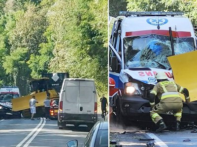 Karetka wjechała pod lawetę ze spychaczem. W środku był pacjent