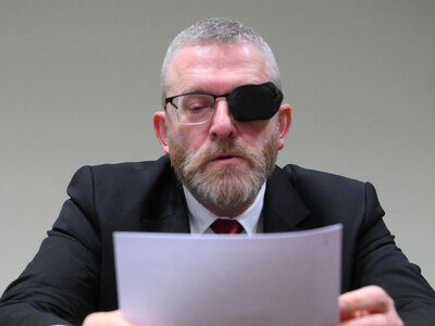Braun traci ochronę przed sądem? Jednomyślna decyzja europosłów w utajnionym głosowaniu