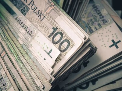 Nowe zabezpieczenie banknotów jest niewidzialne. Nawet gdy zmienia kolor
