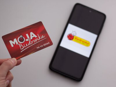 Biedronka odcina starocie. Bez tego zapomnij o aplikacji