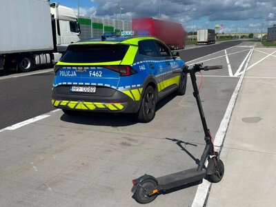 Gnał hulajnogą po autostradzie A1. Bezmyślnie zaufał nawigacji
