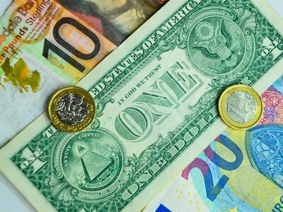 Kursy walut obcych. Tyle kosztuje obecnie dolar, a tyle euro