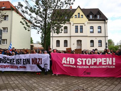 Protestowali przeciwko AfD. Strzały na manifestacji w Niemczech