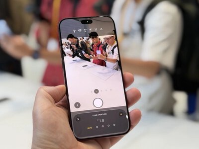 Miałem w rękach iPhone’a 18 Pro. Nowy aparat jest kapitalny, a kolor burgundowy kradnie show