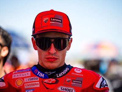 Siedem operacji, jedno zniszczone ramię. Marquez wygrywa mimo wszystko