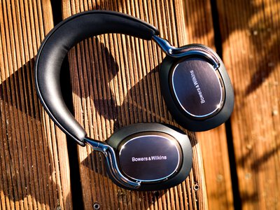 Nowy iPhone? Dołóż słuchawki Bowers  Wilkins, a poczujesz różnicę