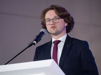 Nazwał funkcjonariuszy „pachołkami”. Sopiński skutecznie odwołany