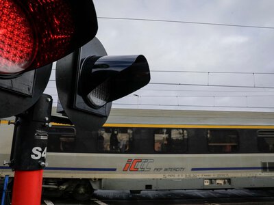 Wjedziesz na czerwonym - stracisz prawo jazdy. Rząd szykuje radykalne zmiany