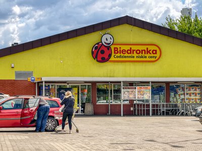 Każda Biedronka i Lidl do zmiany. Rząd stawia sprawę jasno