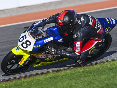 Polscy juniorzy z sukcesami w międzynarodowych wyścigach motocyklowych