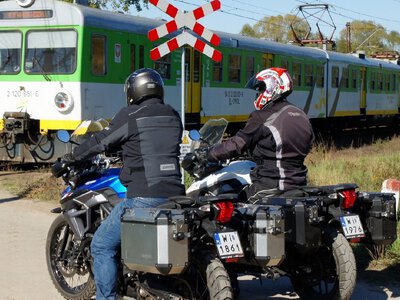 Czerwone światło na torach może kosztować prawo jazdy. Rząd reaguje po tragedii pod Sokolnikami