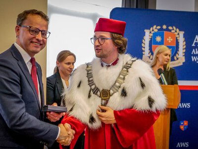 To jego stanowiska bronili posłowie PiS. Kim jest rektor Akademii Wymiaru Sprawiedliwości? Bufon i zadufek