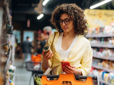 Ten popularny słodzik może sprzyjać przybieraniu na wadze w jeszcze inny sposób, niż dotąd sądzono. Nowe badanie