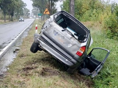 Pijany kierowca wpadł do rowu i chciał uciec. Na jego drodze stanęli żołnierze