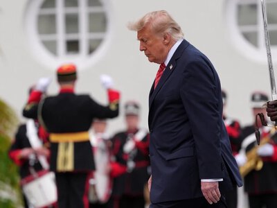 Zarządzanie chaosem wymknęło się spod kontroli. Trump topi republikanów