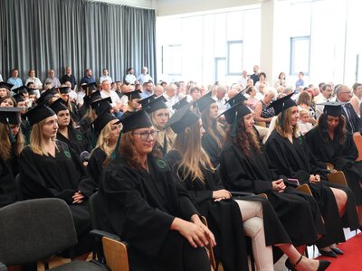 Studenci pracują coraz więcej. Tak dziś zarabiają na życie i studia