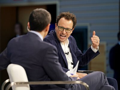 Miliarderzy technologiczni ostrzegają przed AI. Czy grozi nam przejęcie internetu?