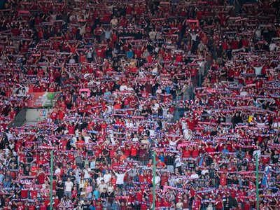 Atak na kibica Wisły przed meczem z Jagiellonią. Policja podaje szczegóły