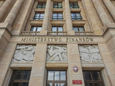 Rada Fiskalna ostrzega. Budżet 2027 utrwala deficyt i grozi przekroczeniem progu długu