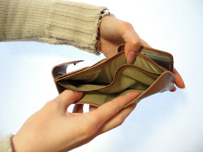 Polacy słabo radzą sobie z finansami. Nowy model edukacji ma to zmienić