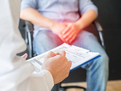 Problemy z prostatą to nie tylko rak. Zobacz, jakie objawy daje zapalenie gruczołu krokowego