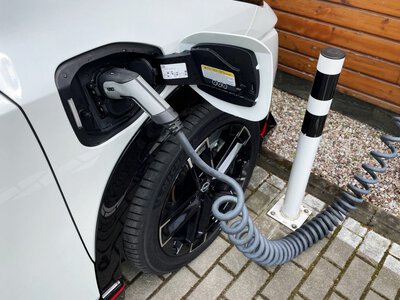 Nowy sposób złodziei już w Polsce. Kierowcy mogą zostać na parkingu dłużej, niż planowali