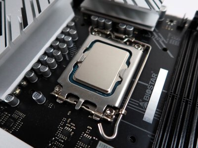 Intel wycofuje się z planów. AMD może odetchnąć z ulgą