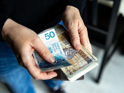 Tyle trzeba zarabiać na 5 tys. zł emerytury. Wyliczenia dla 40-latków