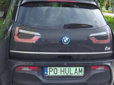 No love, Co szon, Pohulam i inne. Co jeszcze piszą kierowcy na tablicach rejestracyjnych? Zobacz te oryginały!