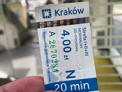 Dostał mandat za jazdę na gapę, a przecież skasował bilet
