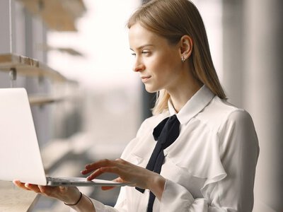 Świadome budowanie kariery zawodowej – od czego zacząć poszukiwanie nowej pracy?