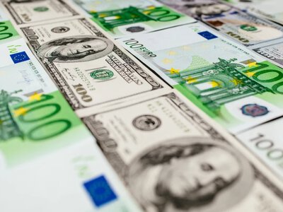 Waluty obce w górę, złotówka w dół. Oto aktualne kursy