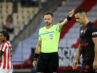 Sędzia od afery Siemieńca zastąpił Marciniaka. Teraz nagrodziła go UEFA